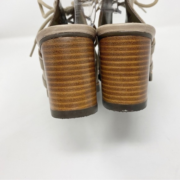 Sorel Addington Lace Up Sandal - Picture 4 of 9